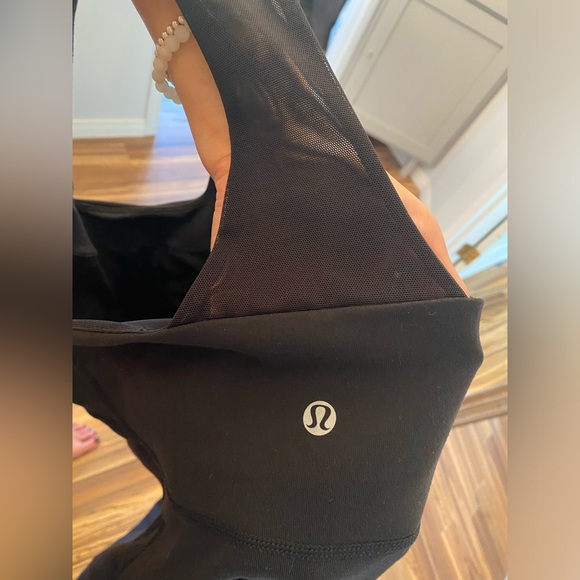 Lululemon sports top racer back size S - Picture 5 of 9